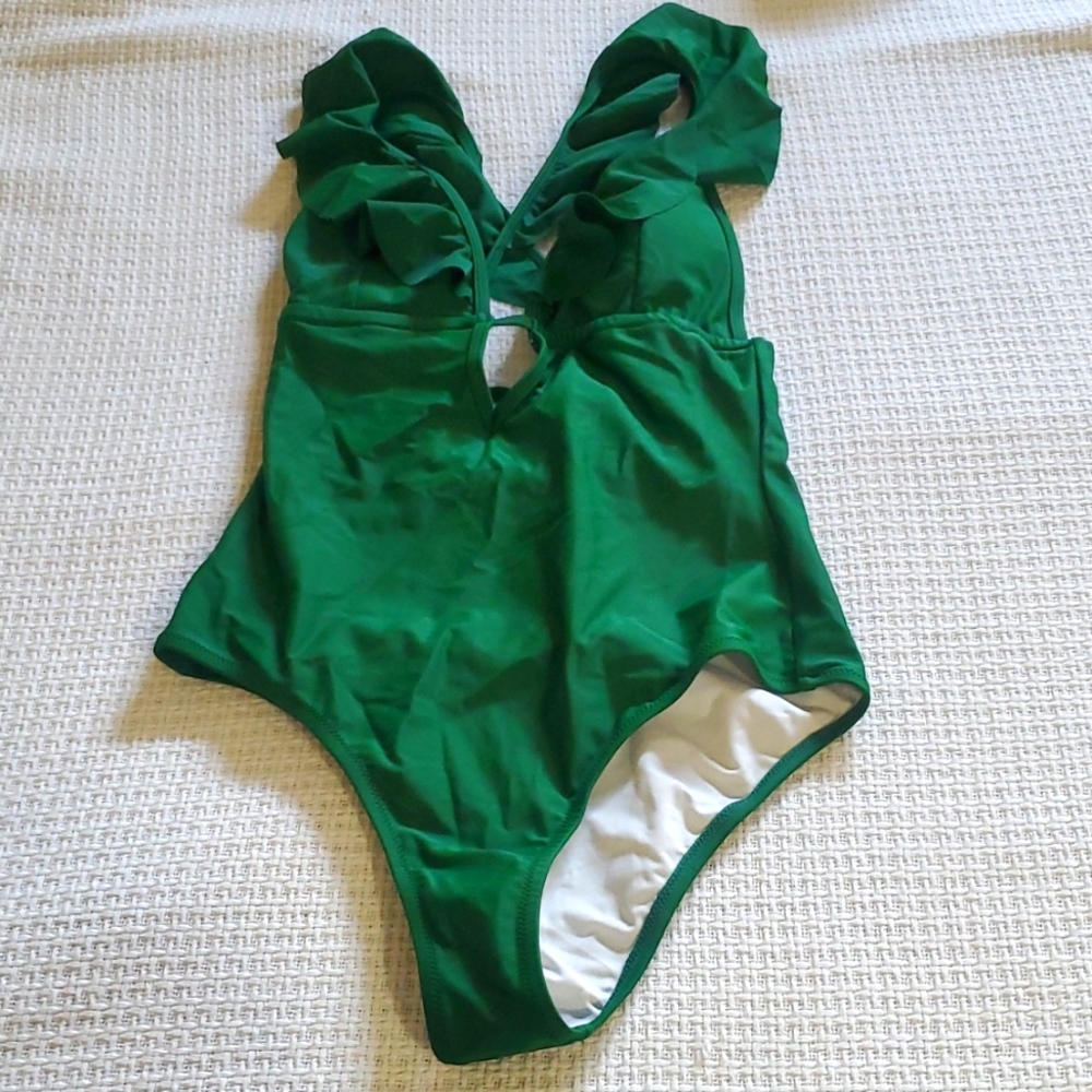 CUPSHE 1pc Ruffle in Green 💚